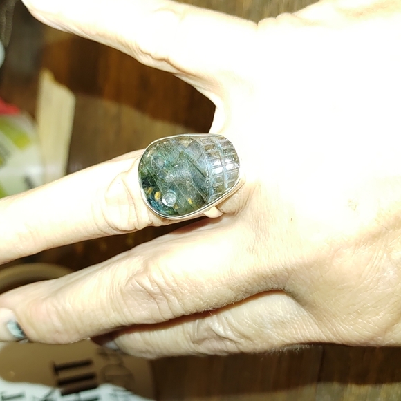 New Labadorite Carved Skull Face Ring Size 6.5 - Picture 8 of 8